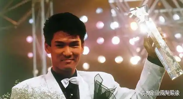 爱过吴君如,红过刘德华,50岁才找到真爱,54岁老来得子