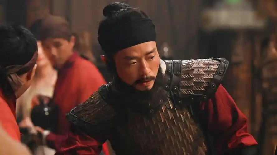 张栋梁反向爆改演粗俗兵痞,贴络腮胡耍流氓,痞里痞气反差超大