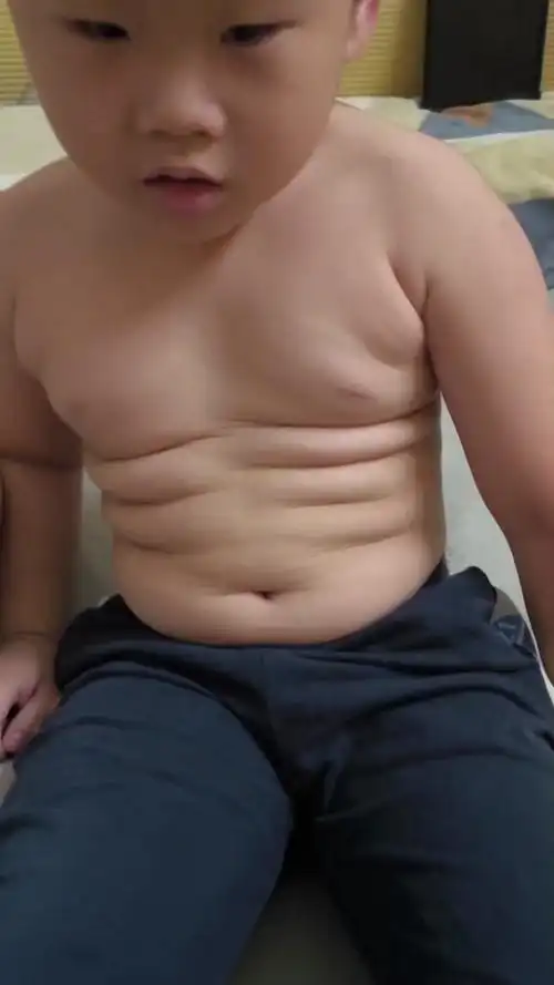 小学生_男生八块腹肌怎么练 - 抖音