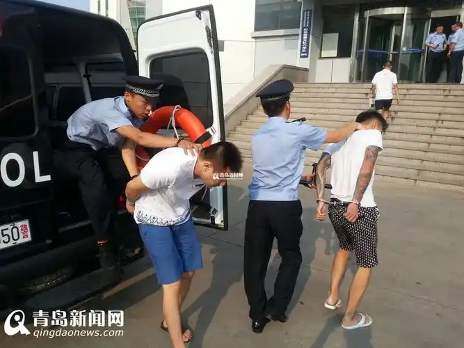 高清开发区特警中秋巡查抓捕罪犯保平安