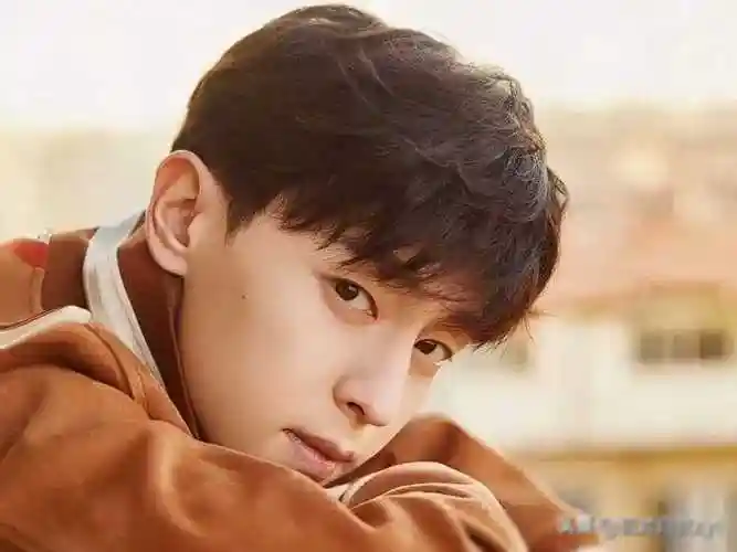 原创明星科普邓伦低调的实力派歌手演员