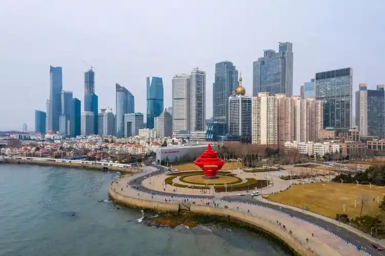 青岛五四广场 刘运泽 摄