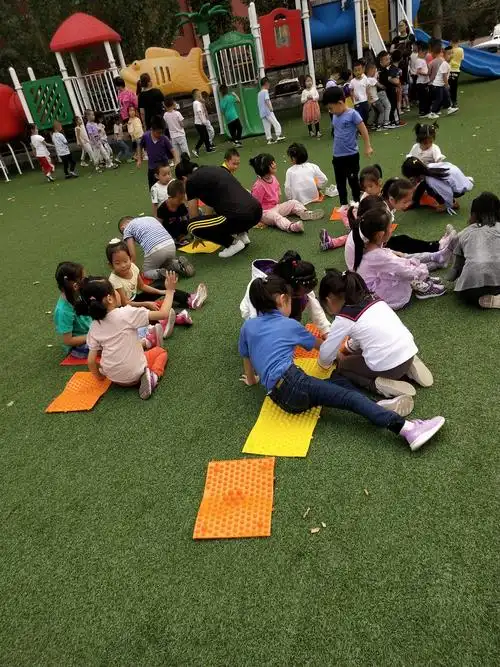 户外活动时间让我们体验指压板带来的乐趣吧!