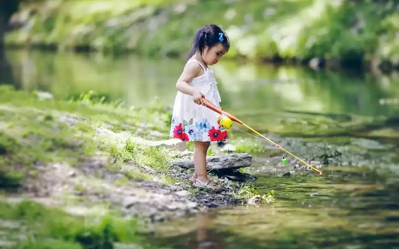 小女孩壁纸图片