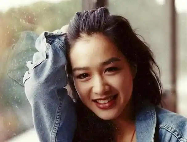 钟丽缇为何4胎拼?3婚3女,51岁再婚小12岁