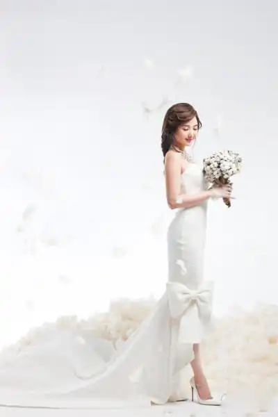 毛晓彤唯美婚纱写真