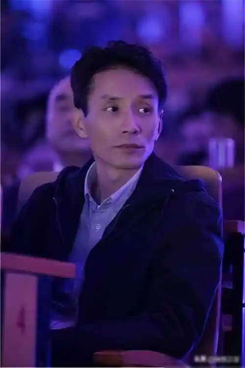 演员田小洁:从工人到演员,娶女神江珊为妻,事业爱情双丰收_生活_成功