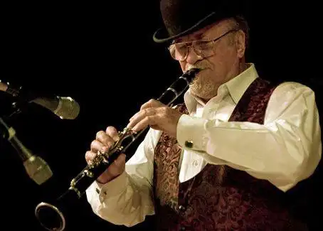 黑管教程:黑管吐音演奏法__资讯_稻蕊咪音乐网