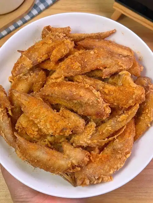 鸡翅尖这样做法真的巨巨巨香