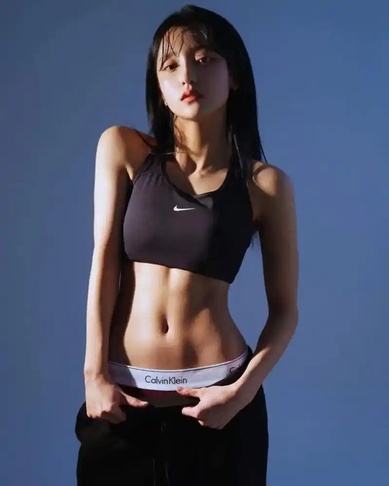 瑜伽生活馆.练习腹肌的女生有什么用[调皮 - 抖音