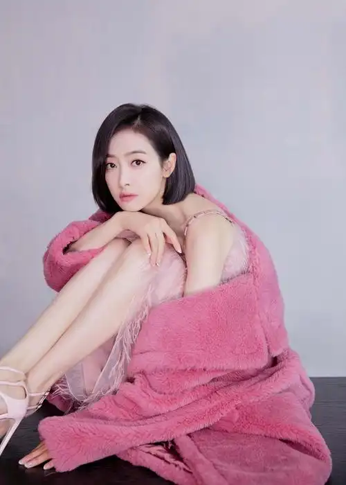 宋茜全新写真曝光 桃粉系少女甜度爆表