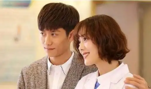 张一山抱过的明星,抱杨紫超有爱,抱她很般配,抱他很宠溺!