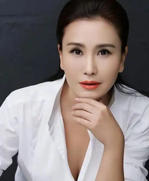 50多岁没结婚的女明星有哪些?