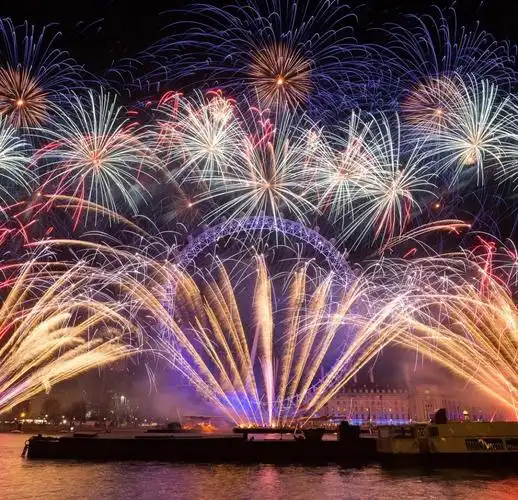 01.01烟花图片来自网络