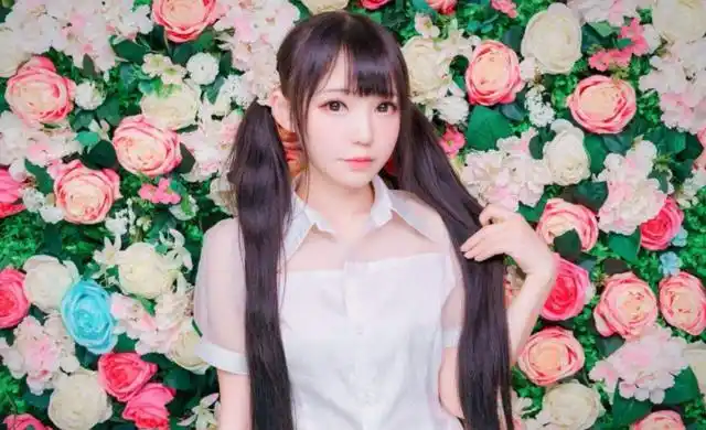 b站第一舞姬咬人猫晒古风cos34岁硬凹少女人设脸上褶子藏不住