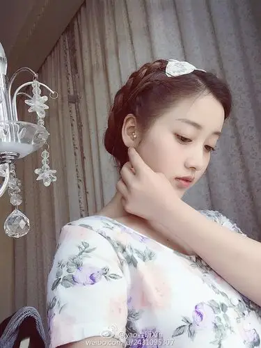 18岁中戏校花 民间女神刘垚昕海量写真