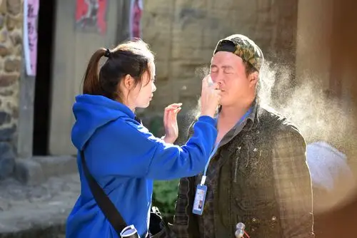 电影《变异狂蟒》剧组工作人员