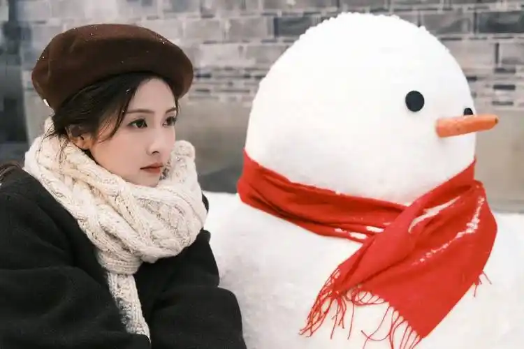 白鹿晒美照含蓄表达对下雪的喜爱,网友称赞她是天生的演员_角色_照片