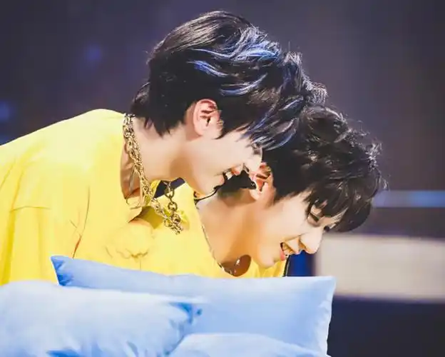 严浩翔为贺峻霖发博,发布时间甜到心坎,足以证明翔霖cp是真的