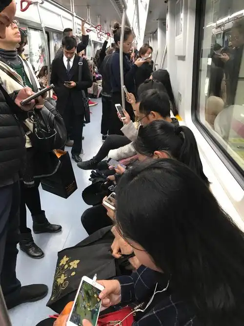 地铁故事～这些照片全是原图,是我上下班路过或坐地铁时拍的,想记录