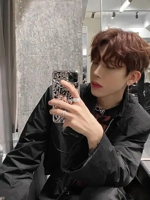 蝴蝶微分2022最火男生发型蝴蝶烫男生摩根烫推荐发型2022 最火#男士