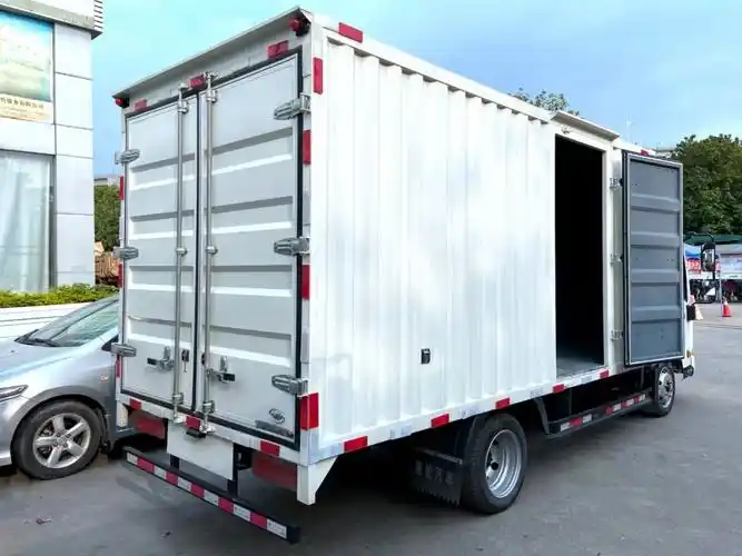 小货车多少钱(当微卡配上轻卡的货箱) - 价格百科