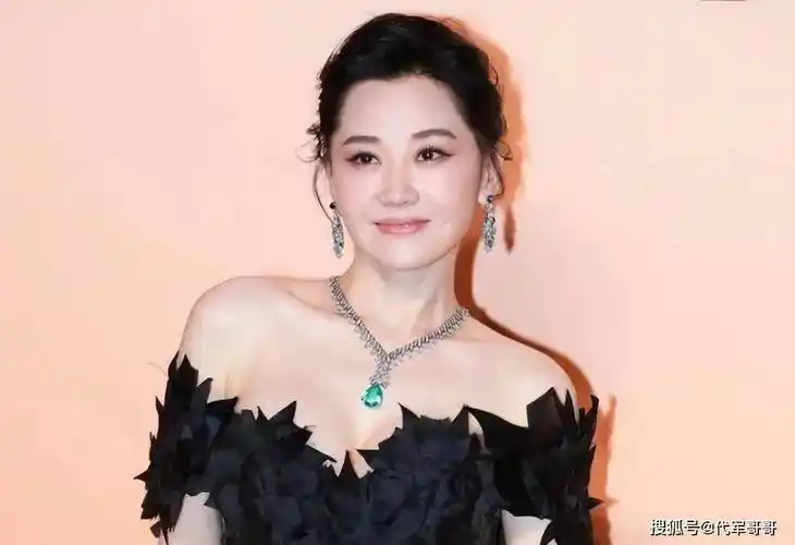 至今未婚的10位大龄女星,各有各的苦衷,最大57岁,最小43岁
