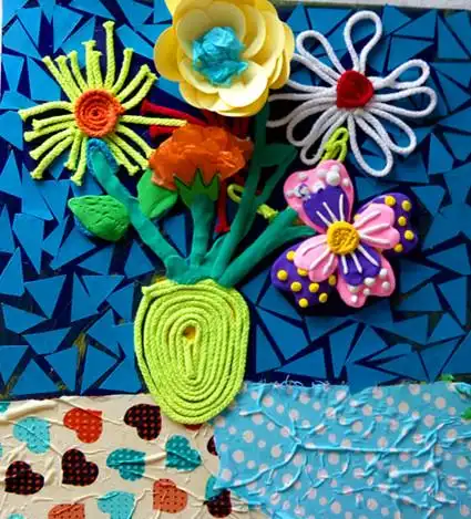 创意装饰画 作者姓名: 刘子翔 作者年龄:7岁 作品类别: 综合材料 奖