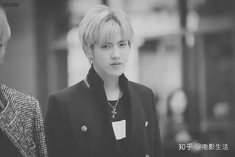 离开组合的吴亦凡,鹿晗,黄子韬发展如何?