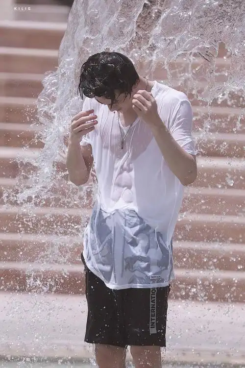 主题:zzt㊣阿布扎比〖个人向图楼〗 [9]收藏该贴已收藏只看楼主