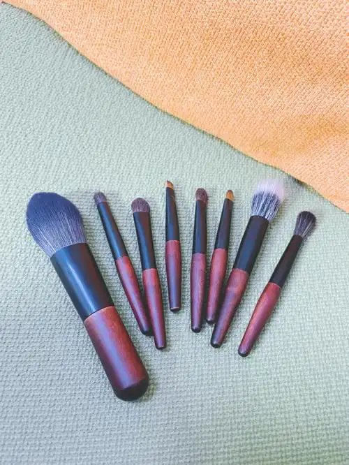 出差旅行必备眼影刷