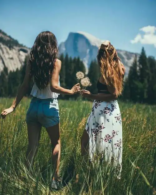 好朋友大概就是,不远不近,各自忙碌,互相牵挂.