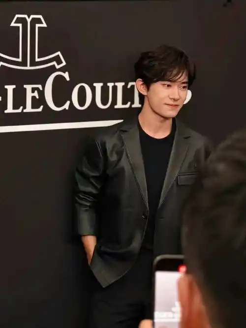 易烊千玺积家全球代言人