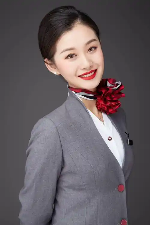 2021世界十佳美丽空姐榜中国昆明空姐李真真夺冠