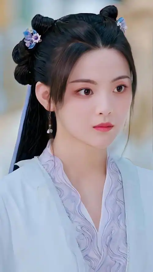 壁纸分享,杨超越这深色烟熏妆,是黑化了哦