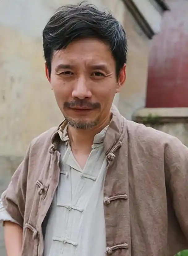 王志文与靳东都没娶到的江珊为何最后却嫁给了平平无奇的田小洁