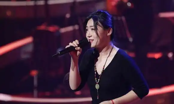 中国好声音刘郡格是谁和梁博什么关系,刘郡格加入了谁的战队?