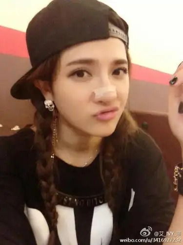 p>艾菲,1987年1月30日出生于广西壮族自治区南宁市,中国流行乐女歌手