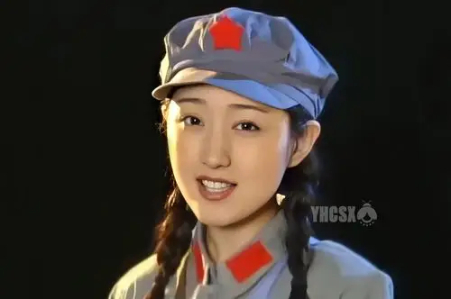 杨钰莹唯一的军装造型,一组随机视频截图,便已美得不可方物