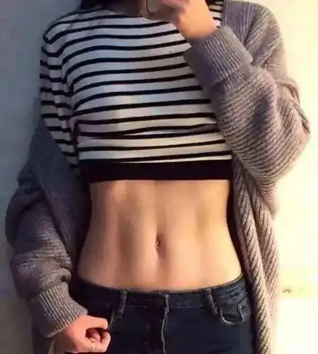 女孩拥有马甲线才是真的美,注意两个方面,让你练出迷人马甲线