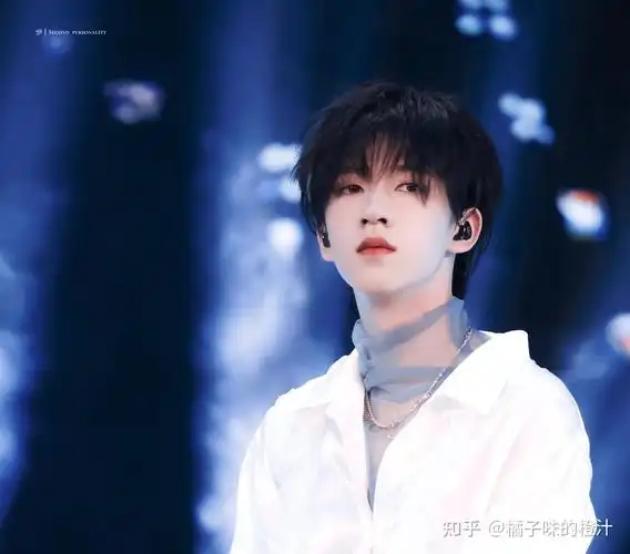 有没有贺峻霖的神图? - 知乎