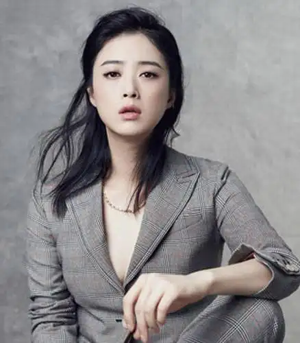 蒋欣童年剧照青涩可爱 蒋欣个人资料家庭背景