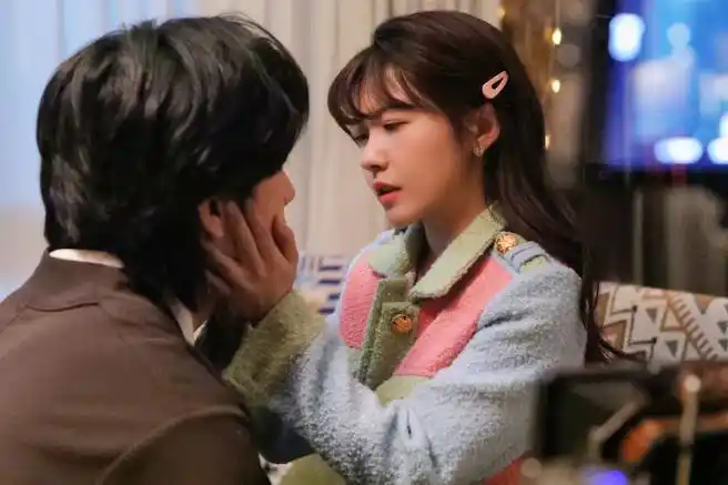 赖美云醉酒戏好可爱##赖美云新剧吻戏##小赖片场日记