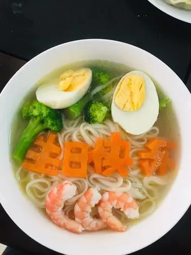 芳芳芳fan做的生日快乐长寿面