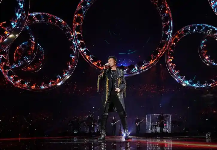 谢霆锋江苏卫视跨年演唱会 改编版《谢谢你的爱2019》燃爆全场