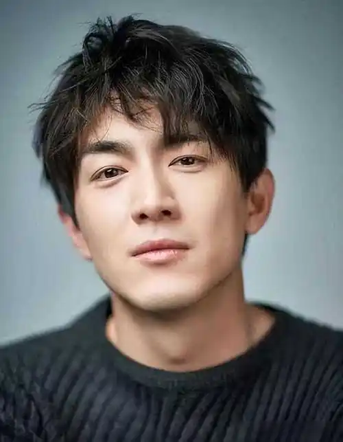 林更新晒最新形象照,网友直呼又帅回来了,不愧是九亿少女的梦_人们