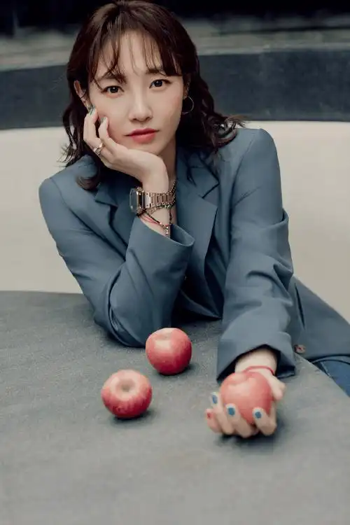 原创白百何新发型真洋气西装配牛仔裤简约高级换了法式刘海美炸了