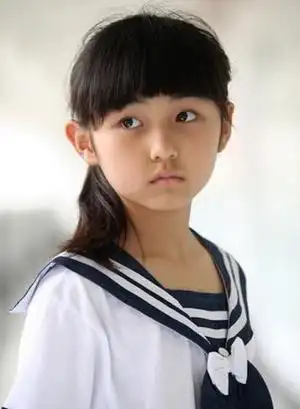 电影《同桌的你》周小栀饰演者张子枫个人资料及近况和 - 佩龙个人网