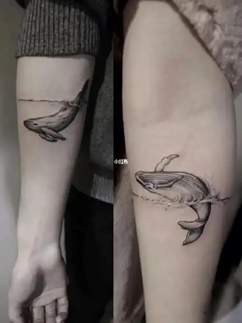 鲸鱼情侣纹身一对