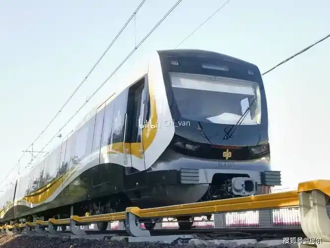 郑州地铁7号线首列轨道车上线啦_工程_施工方_线路